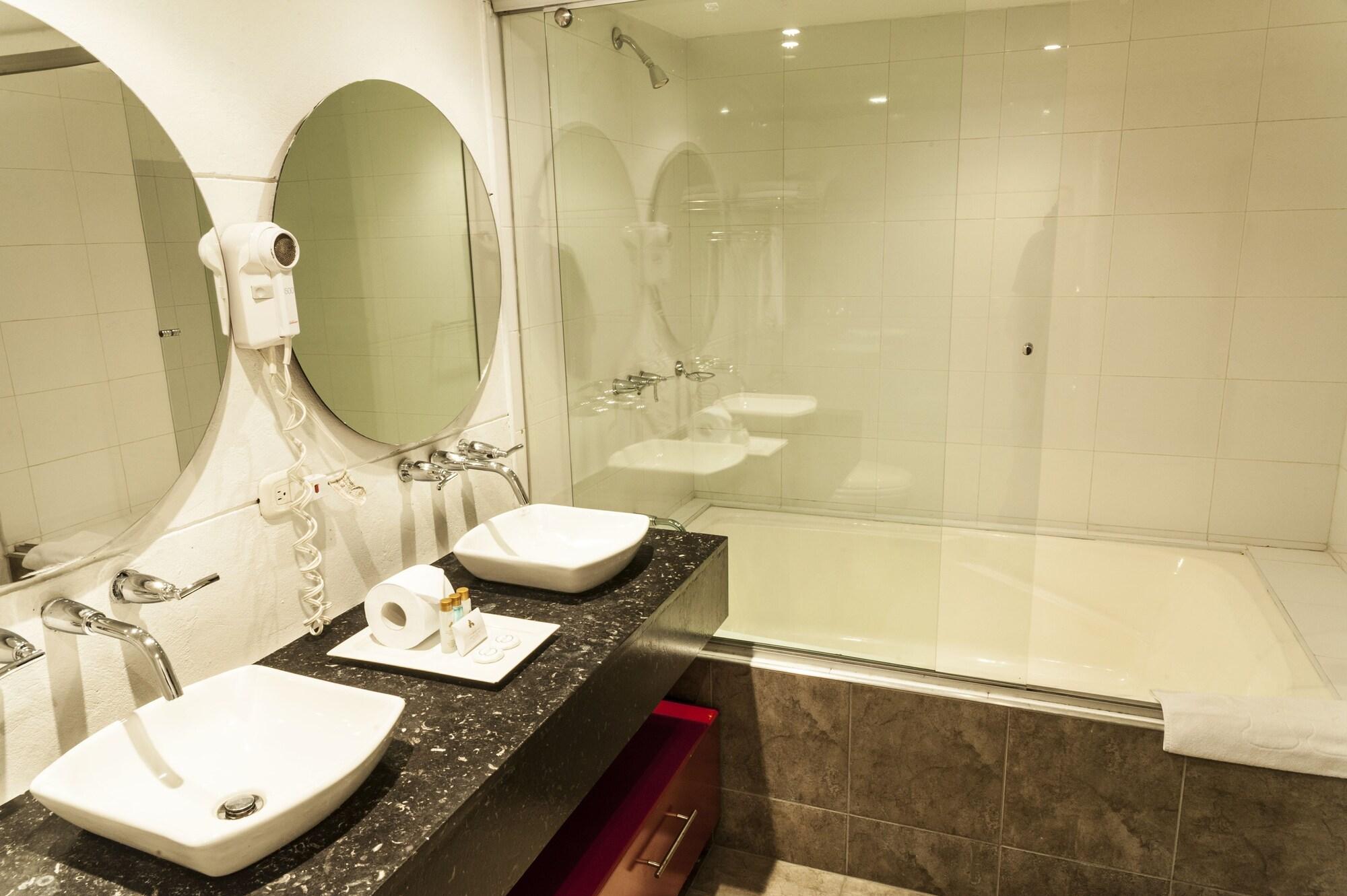 Hotel Bogota Virrey Екстер'єр фото