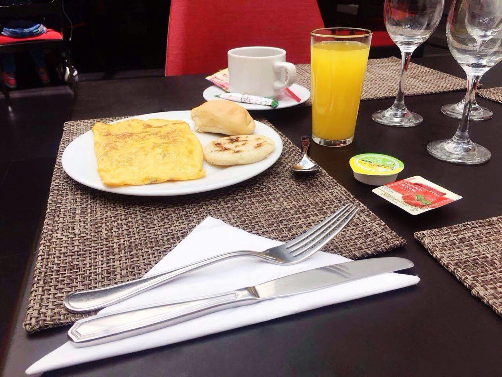 Hotel Bogota Virrey Екстер'єр фото
