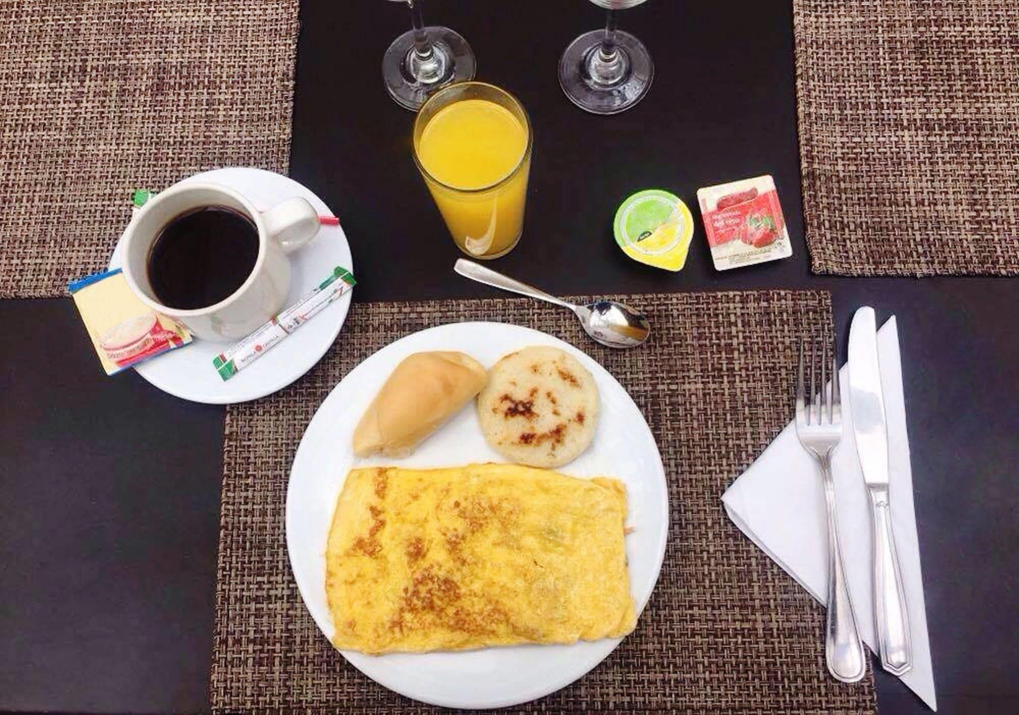 Hotel Bogota Virrey Екстер'єр фото